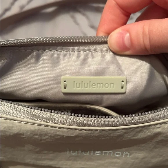 Lululemon athletica Sling Crossbody Bag in Light Beige - Picture 8 of 13